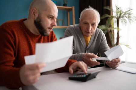 Qui a vraiment droit à la demi-part supplémentaire après 75 ans ?