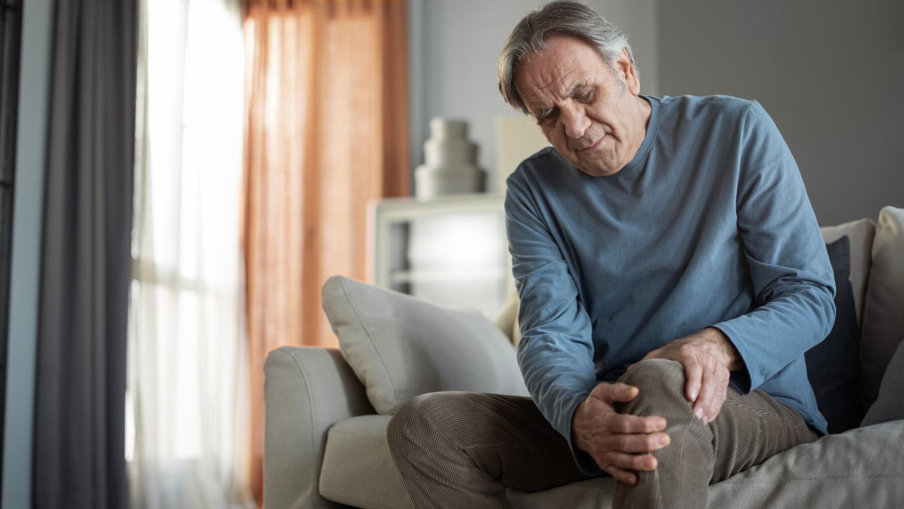 Senior avec un hématome que la personne âgée ne peut pas expliquer