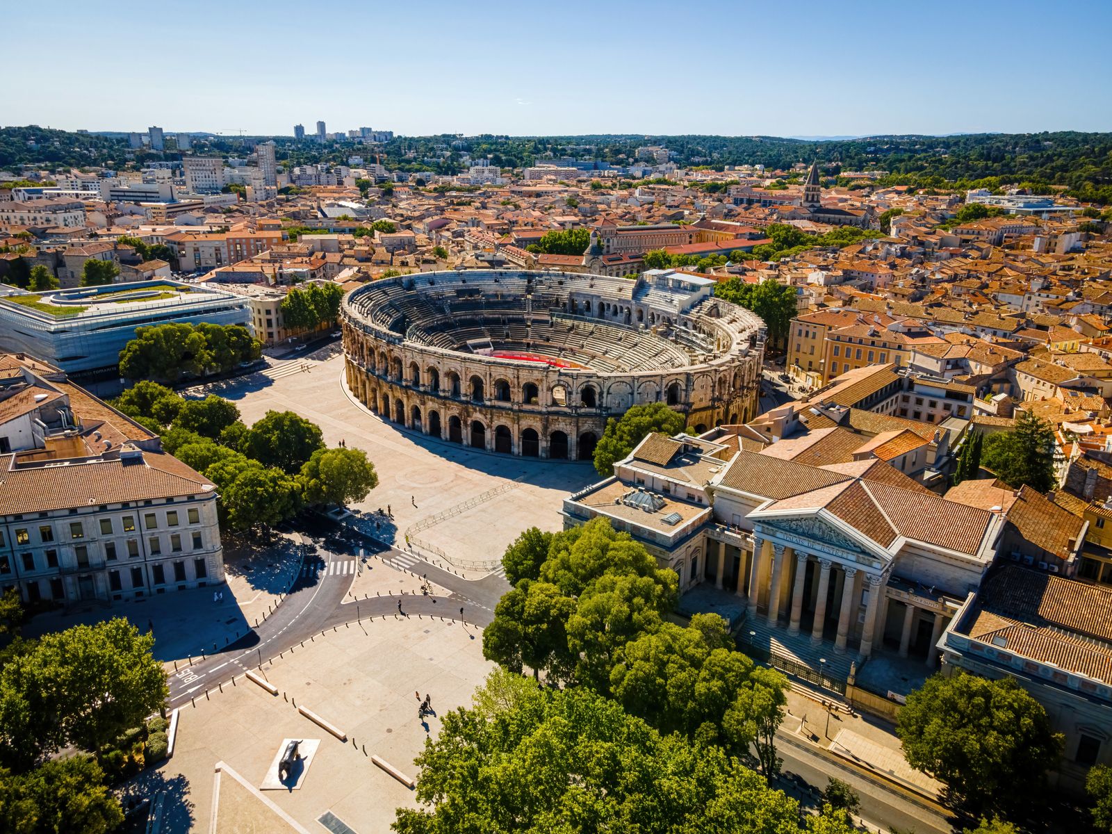 Nîmes, une des 10 villes où il fait bon vivre en location après 65 ans