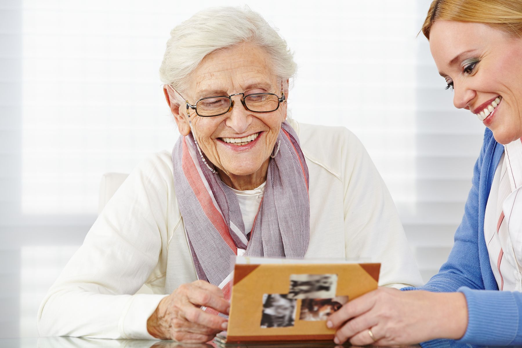 Pourquoi Alzheimer mène-t-il souvent à des complications mortelles ?