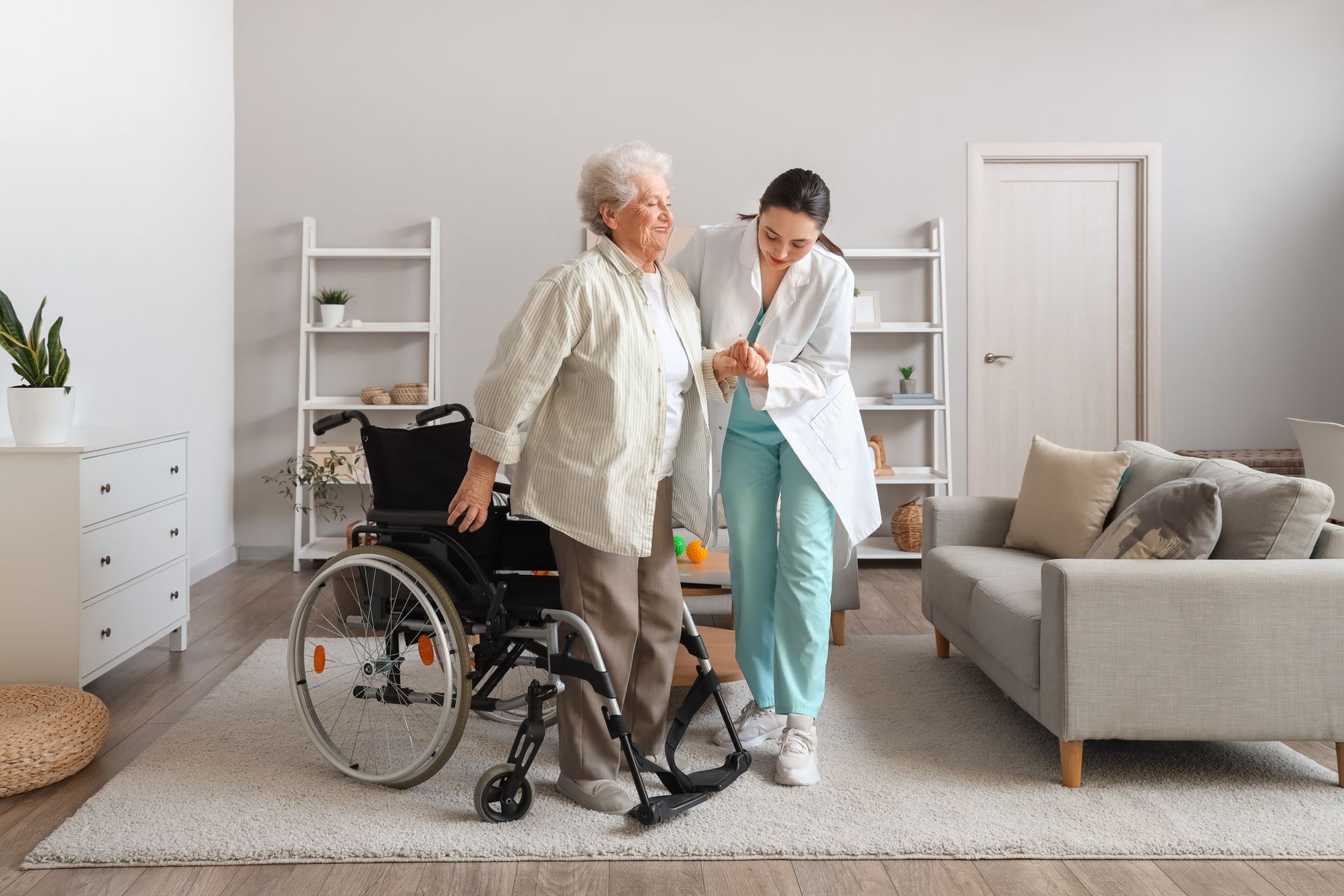 Senior qui bénéficie d' une aide régulière