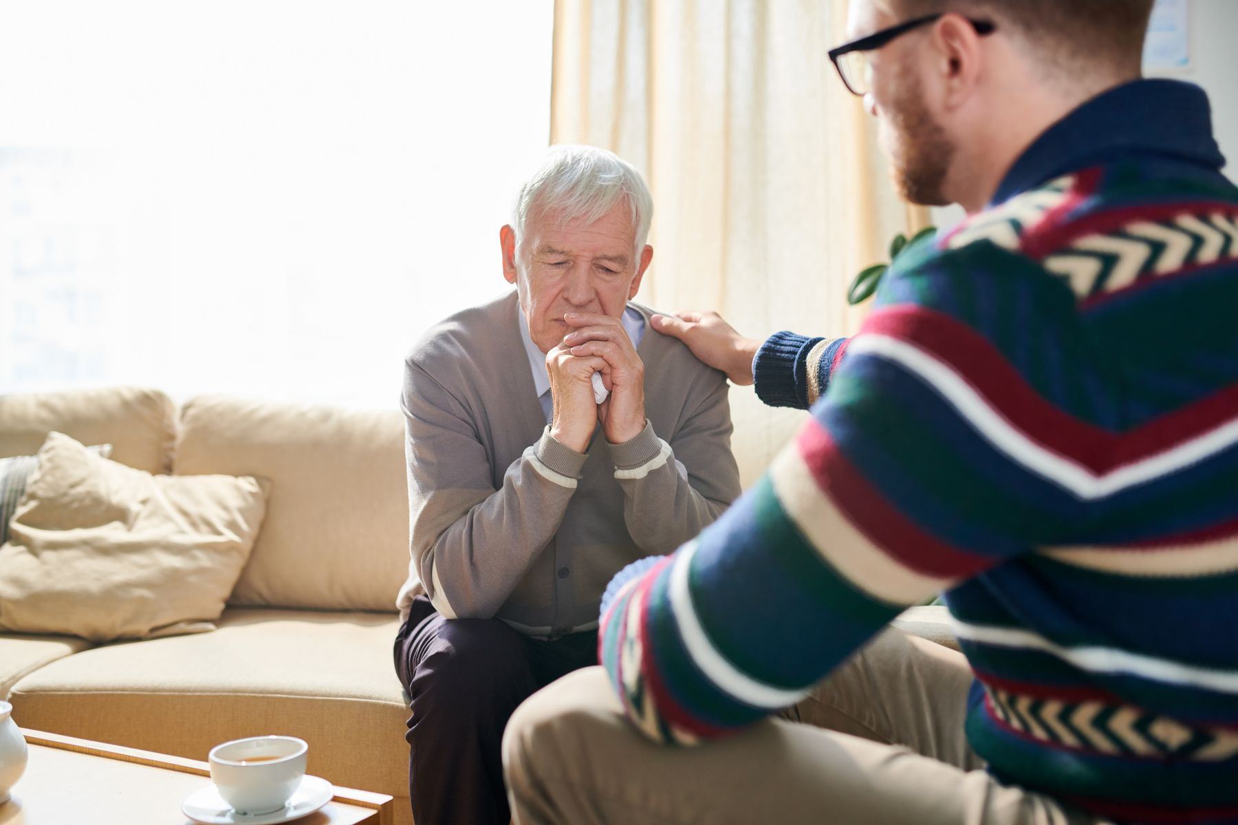 Senior qui présente des signes de dépression
