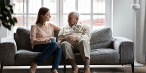 Choisir un EHPAD : ces 5 critères bien plus utiles que le prix