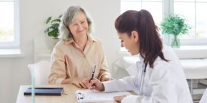 Démence sénile : combien de temps peut-on vivre avec ? Ce que disent les médecins