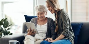 Aidants : 9 phrases qui apaisent une personne confuse (et 5 qui aggravent la situation)