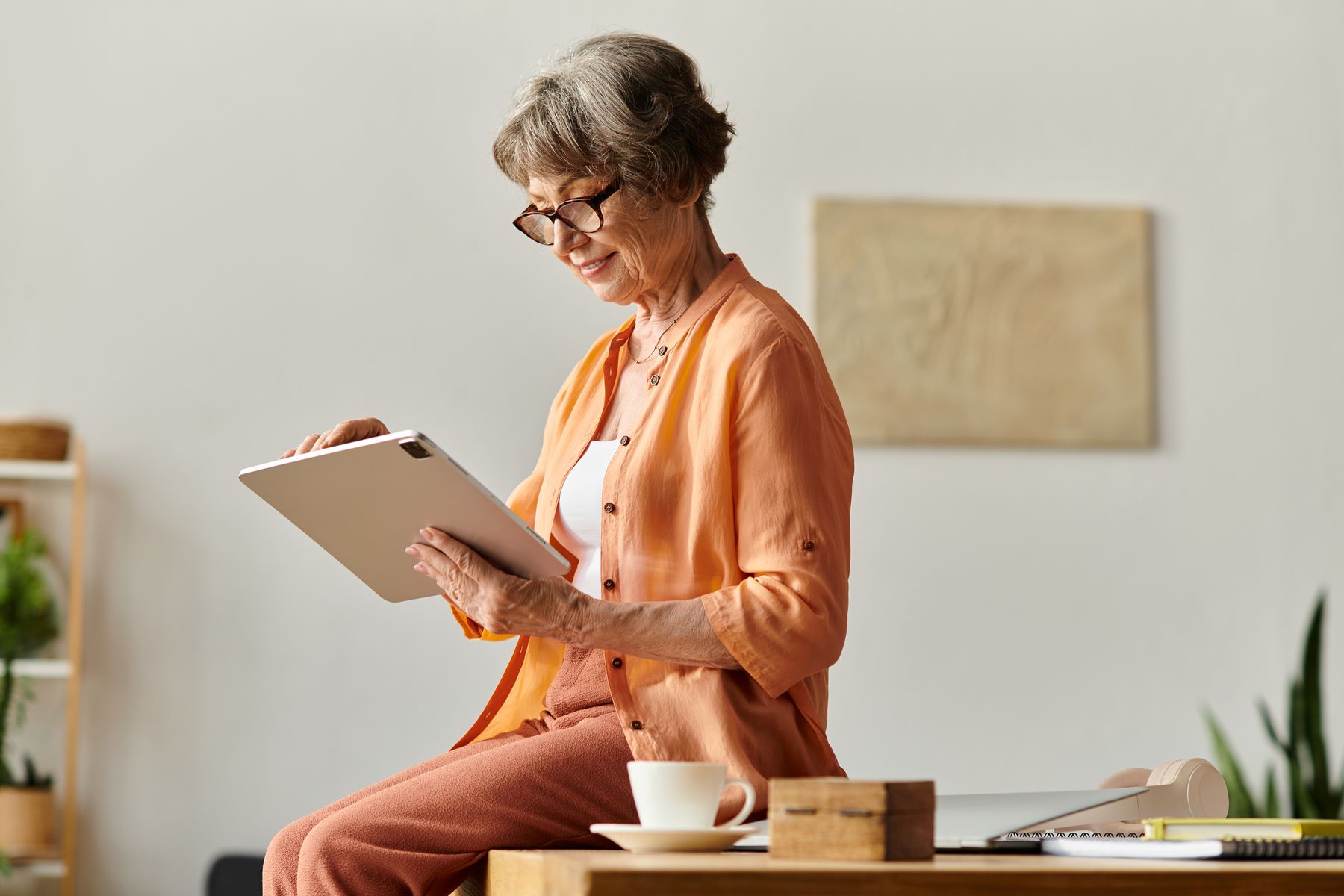 Senior qui bénéficie de l'APA à domicile