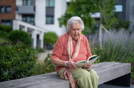 Perte de mémoire voici les 10 activités qui protègent vraiment le cerveau après 70 ans