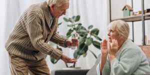 Votre parent est confus ? Voici comment distinguer une DTS d’un simple désordre passager