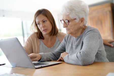 Guide du contrat de séjour EHPAD 2026 : Réglementation, signatures, clauses et résiliation