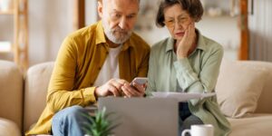 Maison de retraite trop chère : quelles alternatives avant de renoncer ?