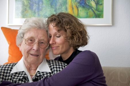 Placement Alzheimer en urgence : voici les solutions immédiates quand la situation devient ingérable