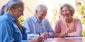 Perte d’autonomie comment choisir entre aide à domicile, accueil de jour et EHPAD