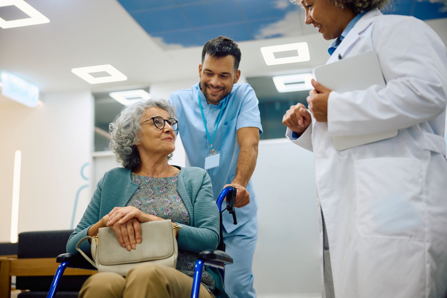 Senior hospitalisée que l'hopital ne peut pas garder indéfiniment