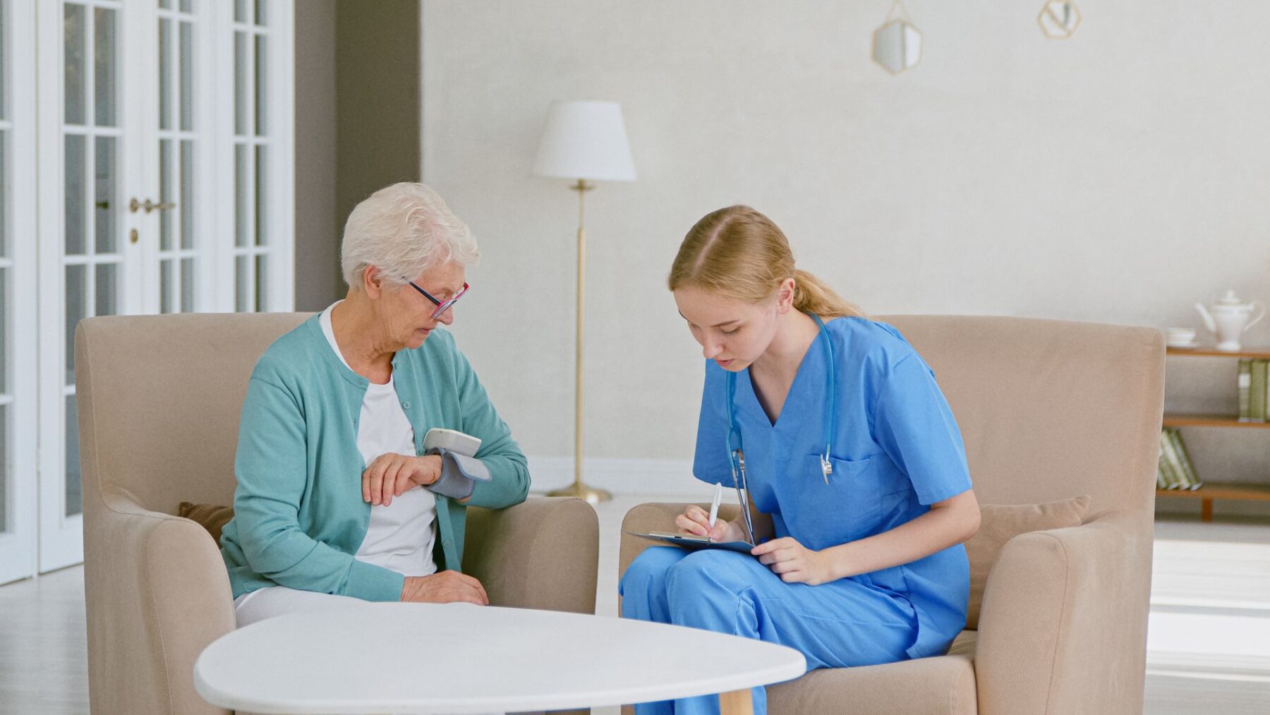 Senior traitée du syndrome de glissement en EHPAD