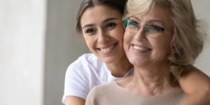 « Je suis devenu plus dur depuis que je suis aidant » : est-ce un signe d’épuisement et suis-je seul à le vivre ?