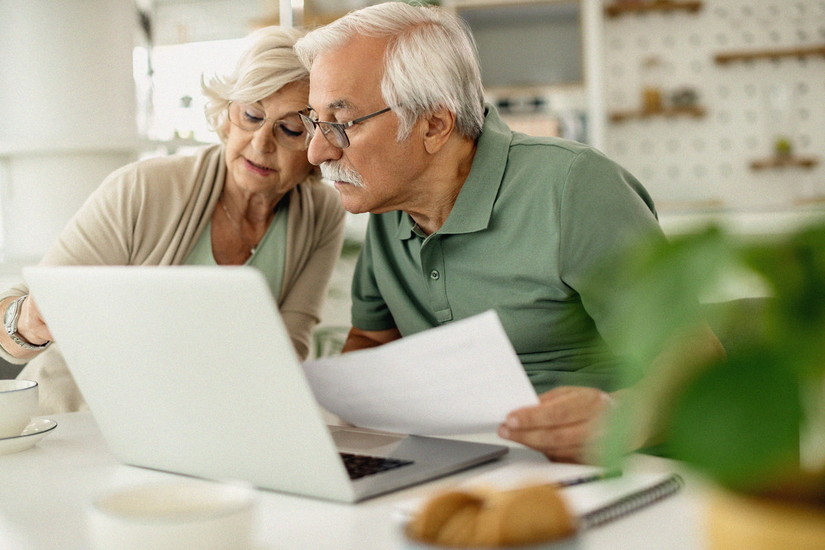 seniors faisant une demande d'apl avant une entrée en ehpad