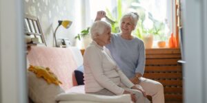 Syndrome de glissement : définition, causes, signes, échelle d’évaluation, traitement et évolution jusqu’à la fin de vie