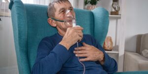 Espérance de vie d’une personne âgée sous oxygène : durée et facteurs déterminants