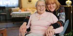 Unités Cognitivo-Comportementales (UCC) et EHPAD : définition, missions et rôle dans la prise en charge de la maladie d’Alzheimer