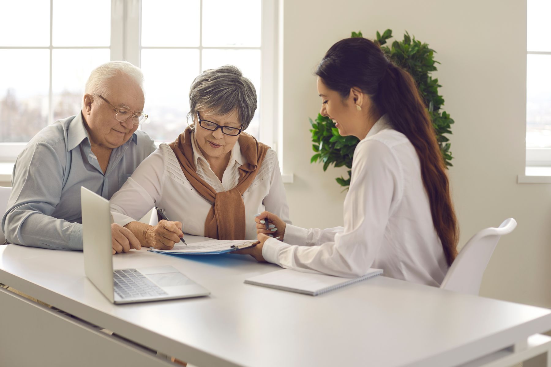 Seniors qui font un dépôt de garantie compris entre 1 500 € et 4 000 €