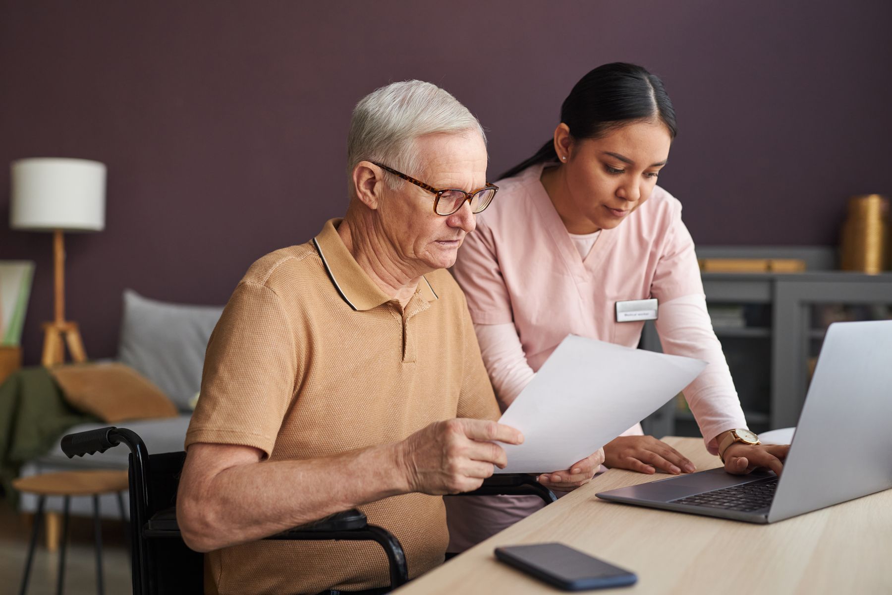 Senior qui bénéficie de la tarification d’hébergement différenciée