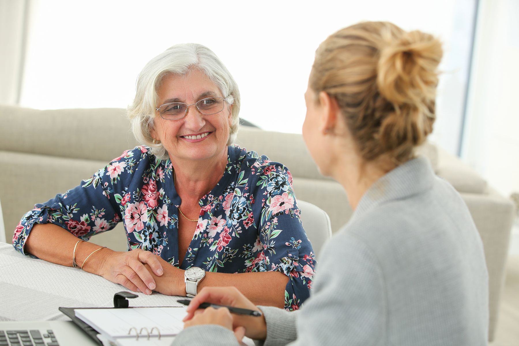 Senior qui accepte le placement en EHPAD