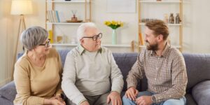 Argent de poche en EHPAD : combien reste-t-il réellement aux personnes âgées après l’aide sociale ?
