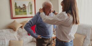 Dénutrition sévère avant 70 ans : quand faut-il envisager une prise en charge en établissement ?