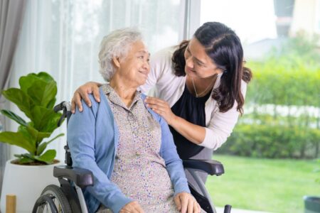 PCH aidant familial 2026 : qui peut en bénéficier et combien peut-on réellement toucher ?