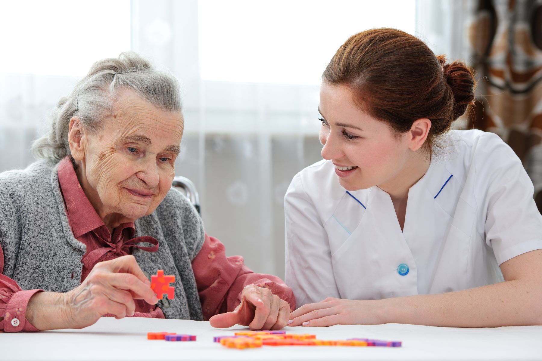 Senior en accueil de jour spécialisé Alzheimer
