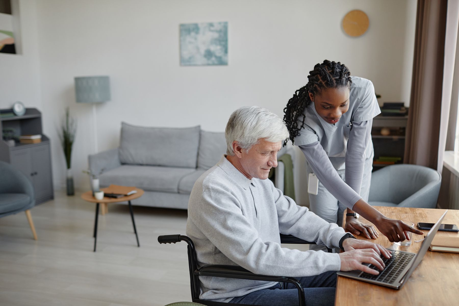 Senior orienté vers un EHPAD