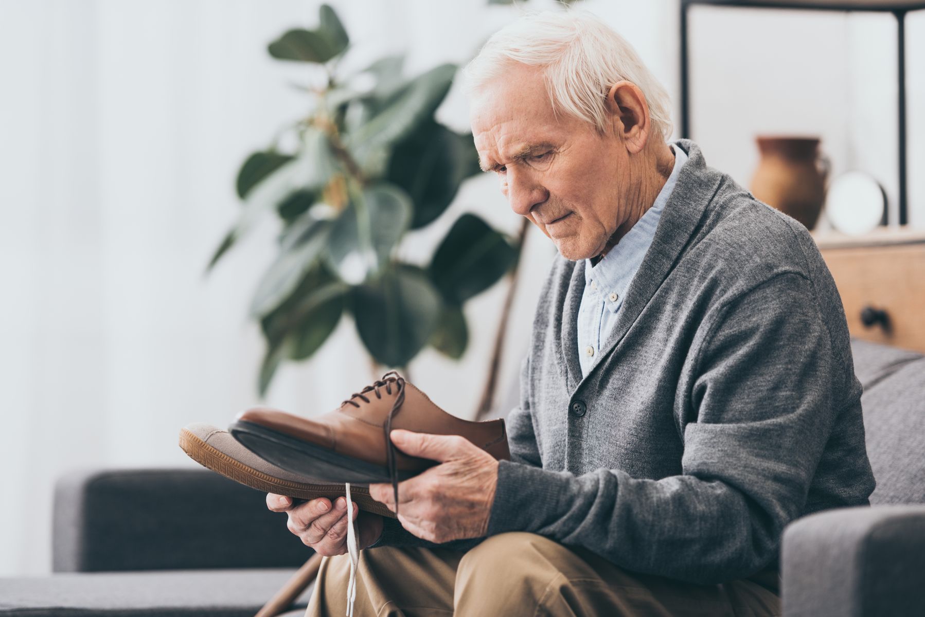 Senior qui présente des troubles de mémoire