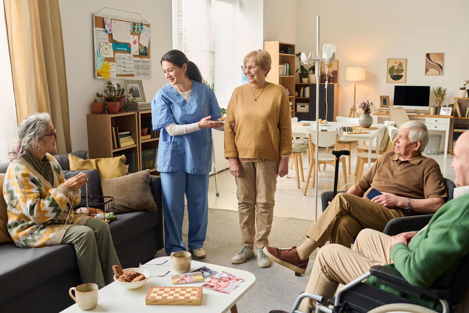 Rencontre entre seniors en accueil de jour non médicalisé