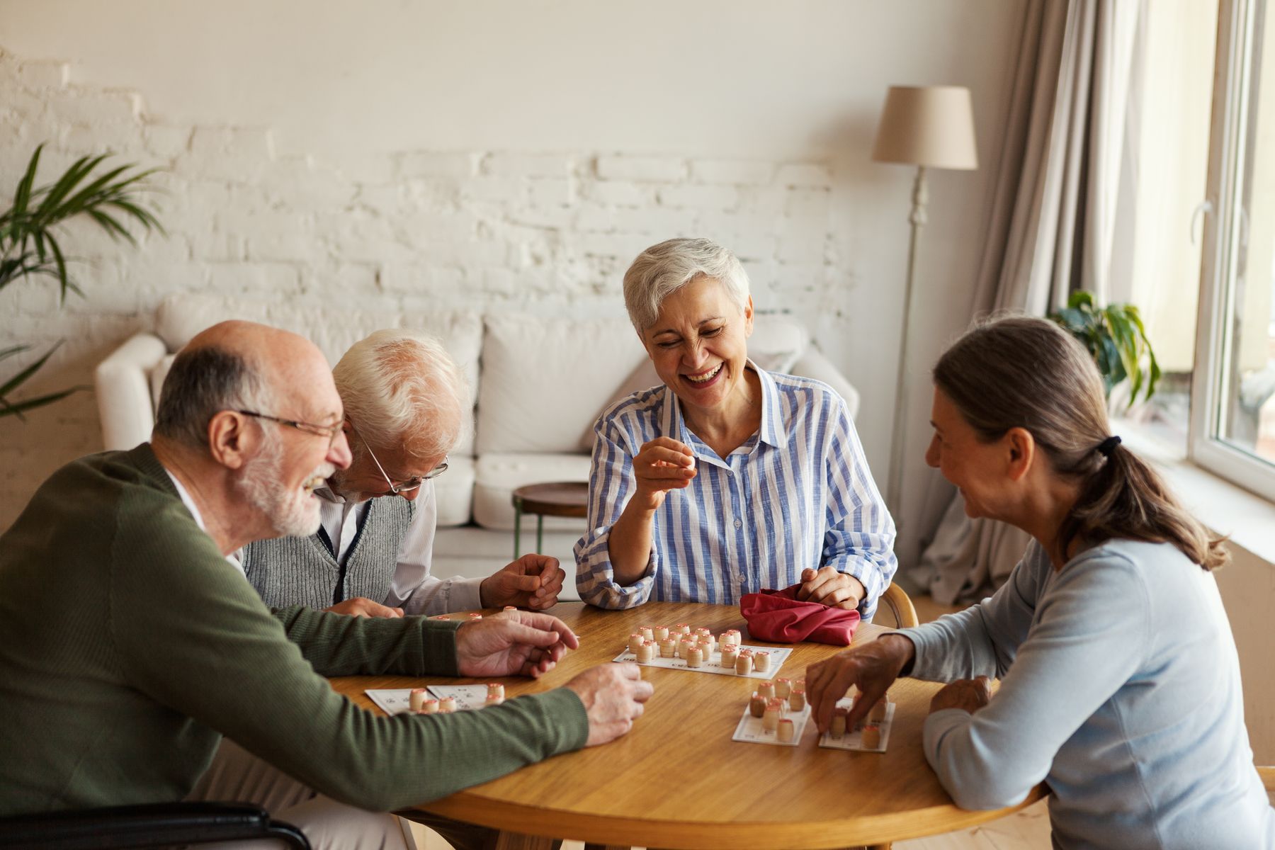 Seniors avec des objectifs de favoriser les échanges selon le PAP