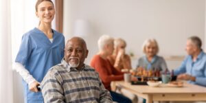 « Il retrouve le sourire depuis qu’il participe aux activités » : comment le PASA peut améliorer le quotidien en EHPAD