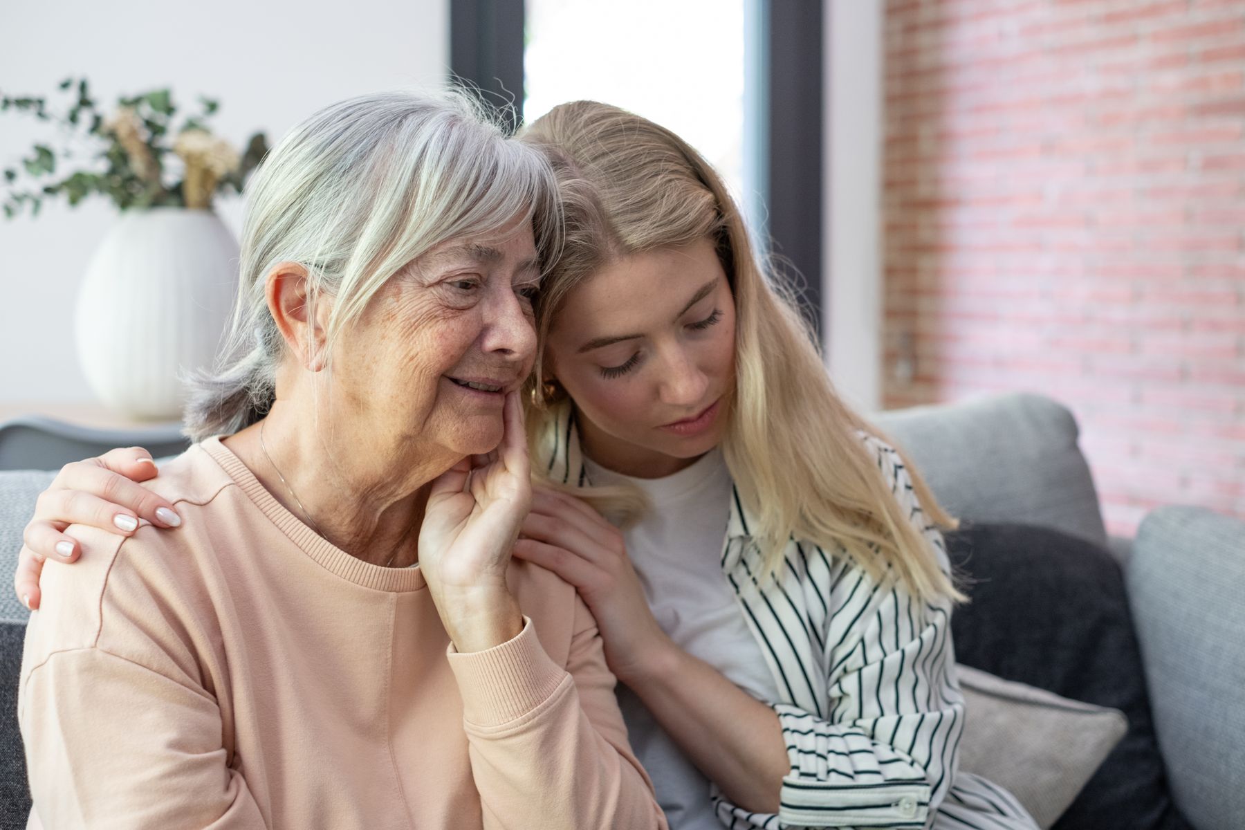 « Je suis parti quelques jours et tout a changé » : que faire quand son parent ne peut plus rester seul ?