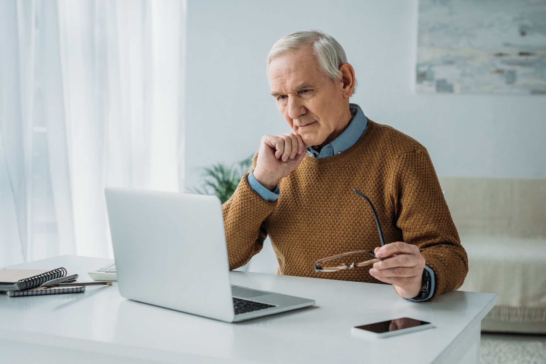 Conjoint en EHPAD : avez-vous pensé à demander cette aide à votre caisse de retraite ?