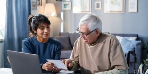 EHPAD : qui peut utiliser l’assurance vie d’un résident pour payer ses frais ?