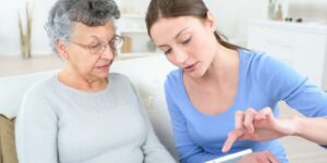 EHPAD : ces 4 coups de pouce méconnus qui peuvent réduire la facture